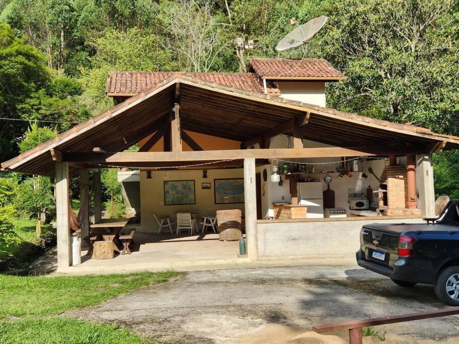 Chale Chacara Caminho Do Vale Casa De Temporada Holiday home *