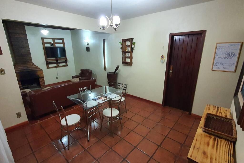 Chale Chacara Caminho Do Vale Casa De Temporada Сasa de vacaciones *